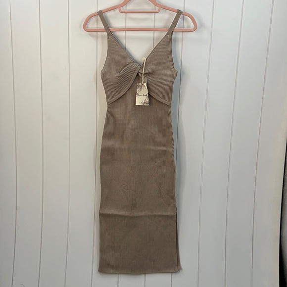 Hem & Thread Dresses & Skirts - 🆕Hem & Thread Ribbed Cami Dress Twist Front Detail S,M & Large Sizes Available
